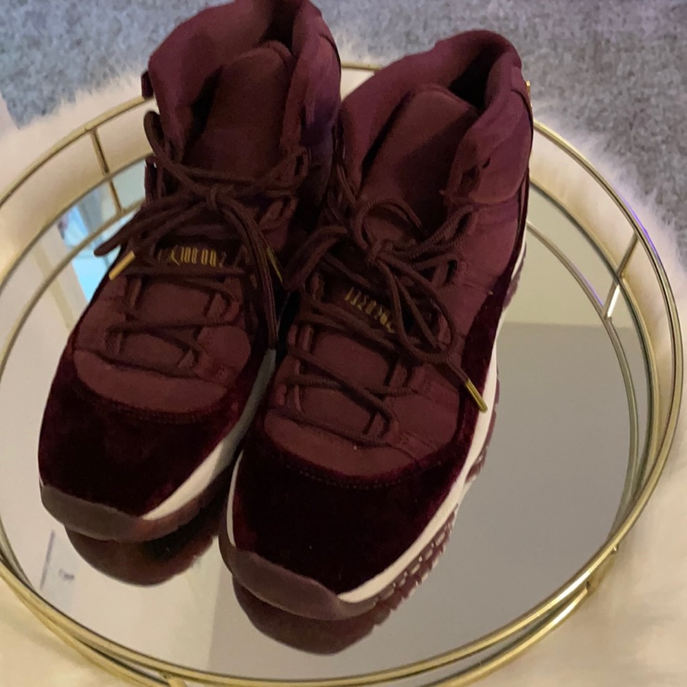 Air Jordan 11 Velvet